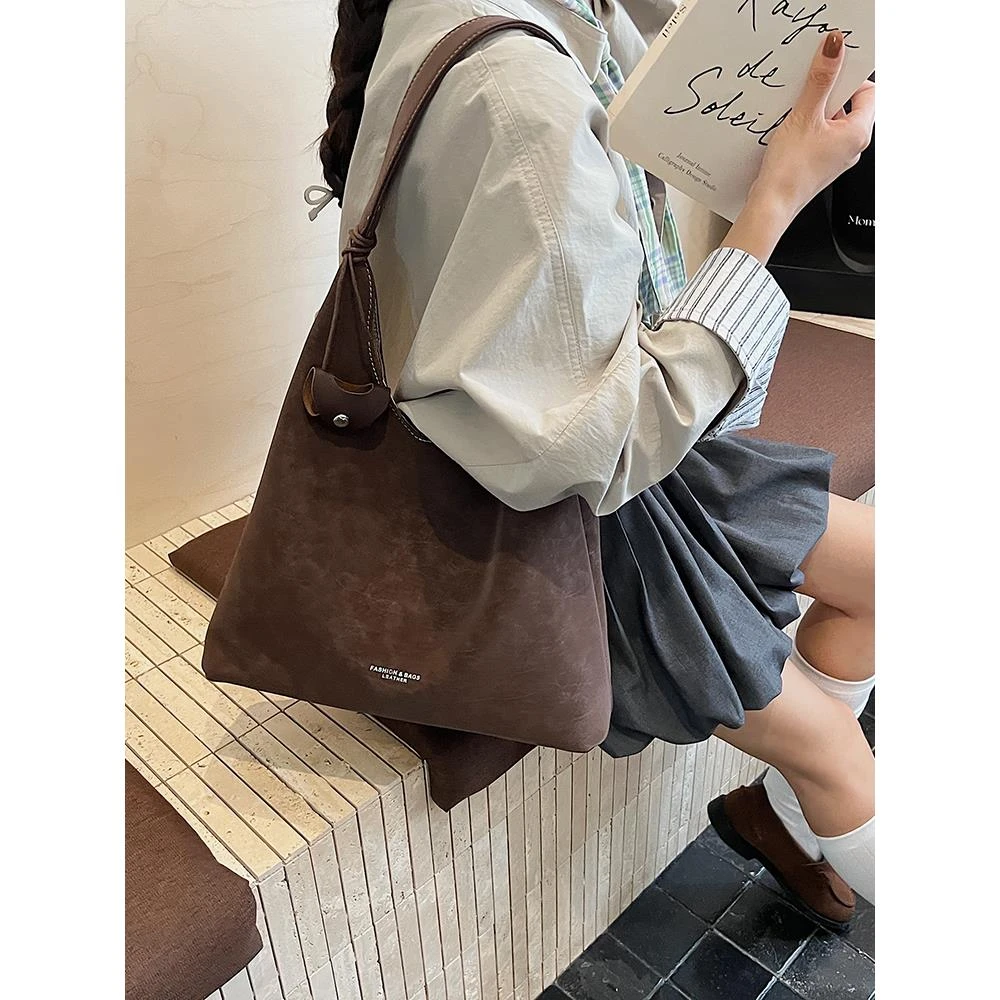 大容量复古腋下包包女2025秋冬新款时尚磨砂单肩包上班通勤托特包