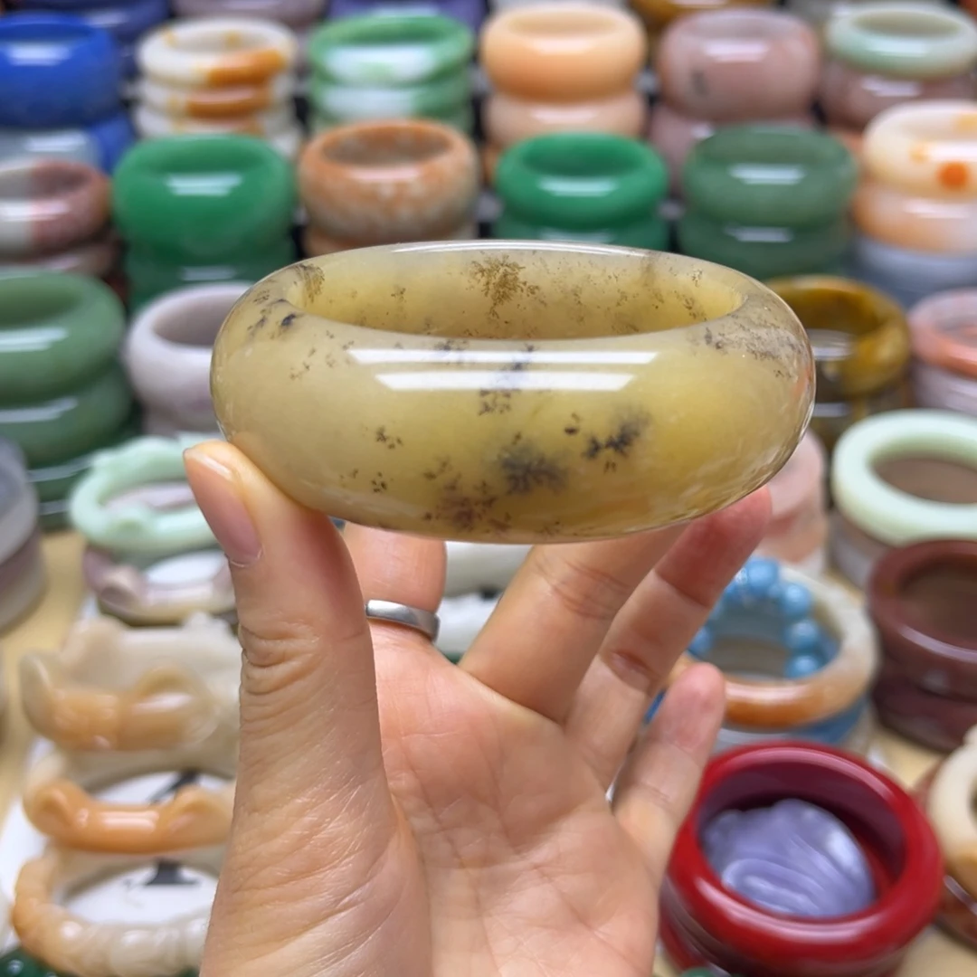 石英质玉未镶嵌手镯