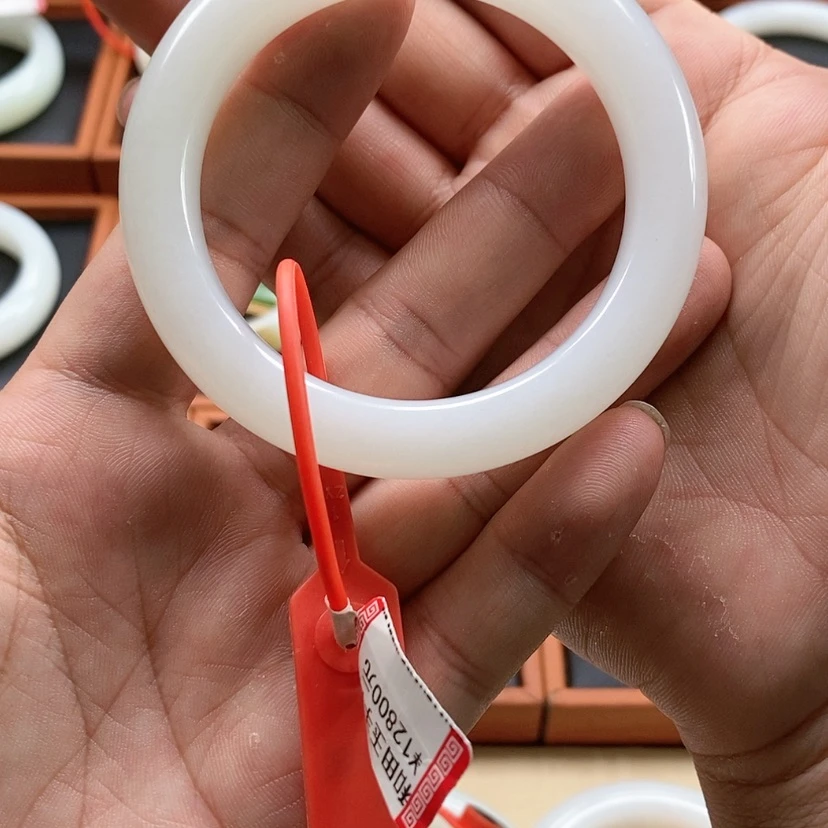 【闪购商品】未镶嵌手镯和田玉