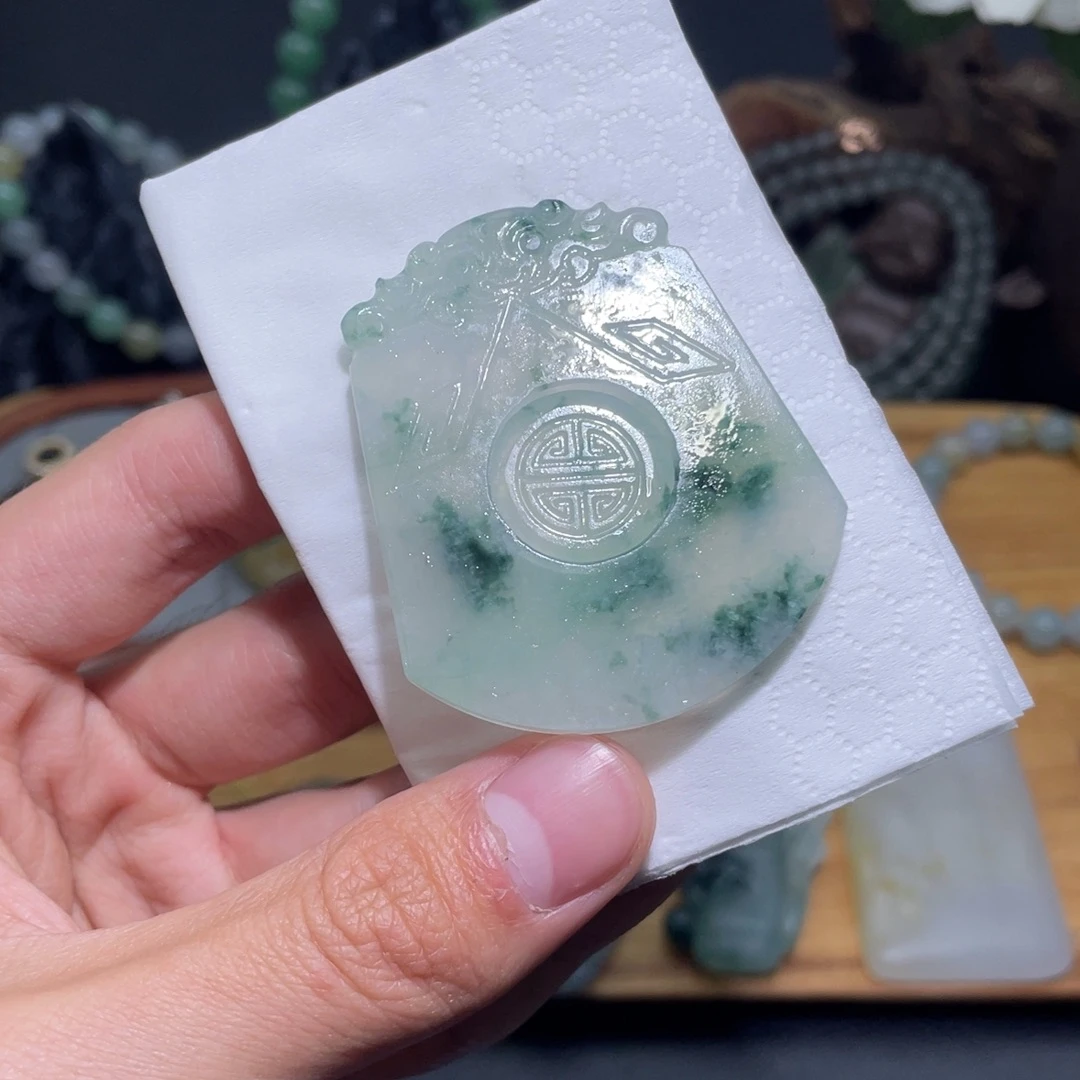 定制翡翠未镶嵌吊坠月入百万