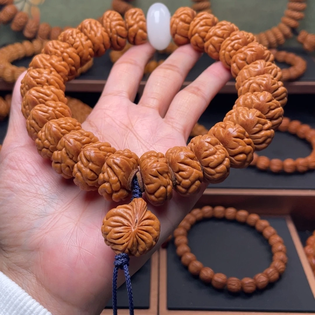 吊坠桃核22豹子头