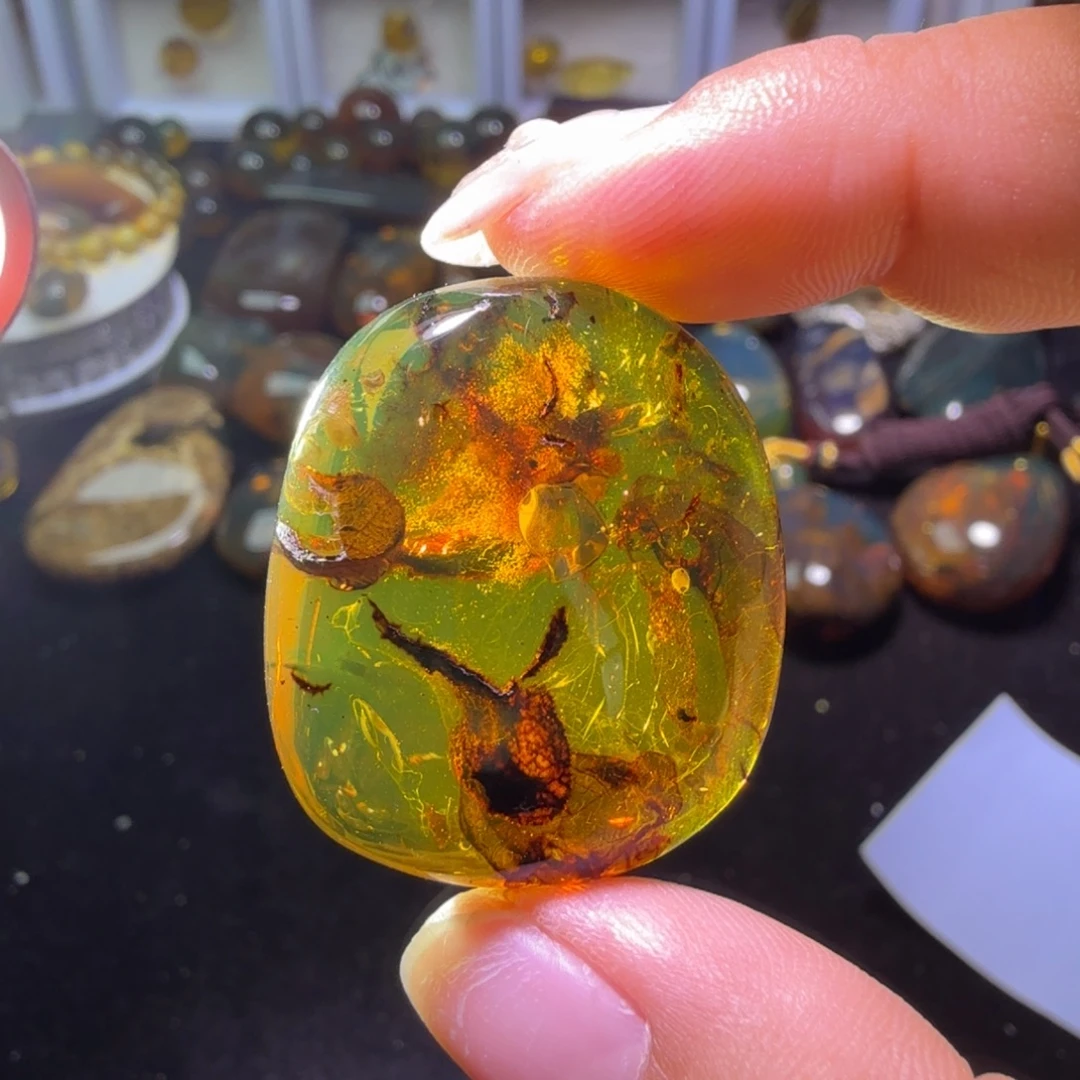 花***香琥珀未镶嵌裸石两头打孔不退换