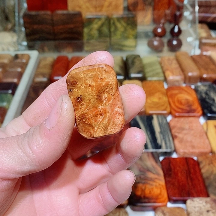 沐***宸香榧木木质哈把玩件58855