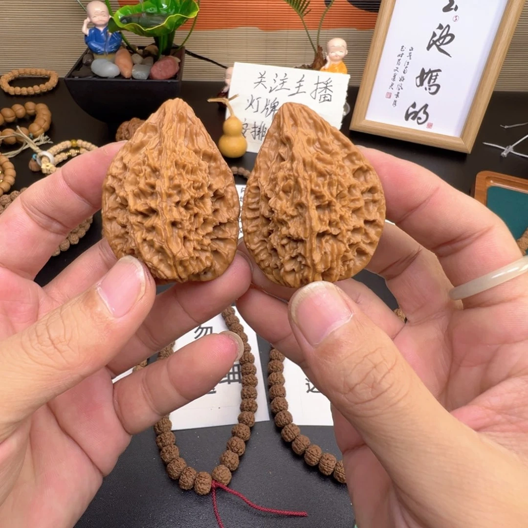 把件文玩核桃回血文玩核桃麻核桃鸭嘴兽狮子头一对41尺
