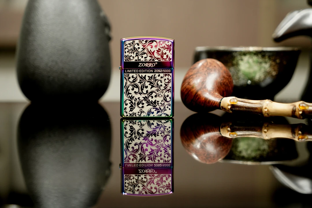 迪拜款  双面绚丽唐草花 潮流时尚 打火机（全新无煤-油 ）