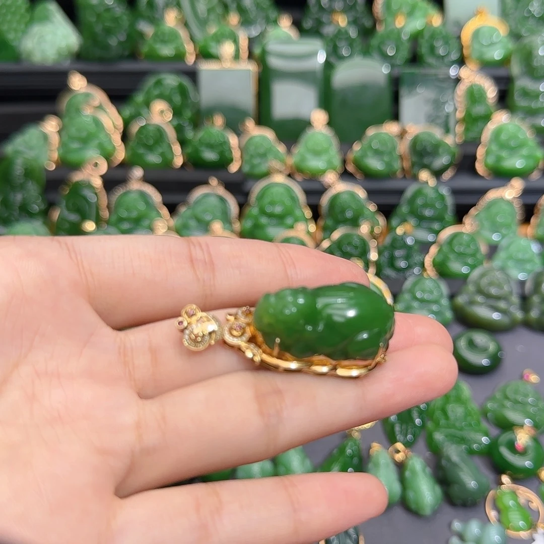 和田玉（碧玉）18K金镶嵌颈饰