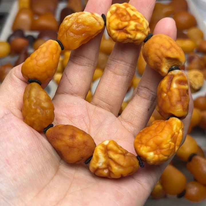 琥珀未镶嵌颈饰天然蜜蜡