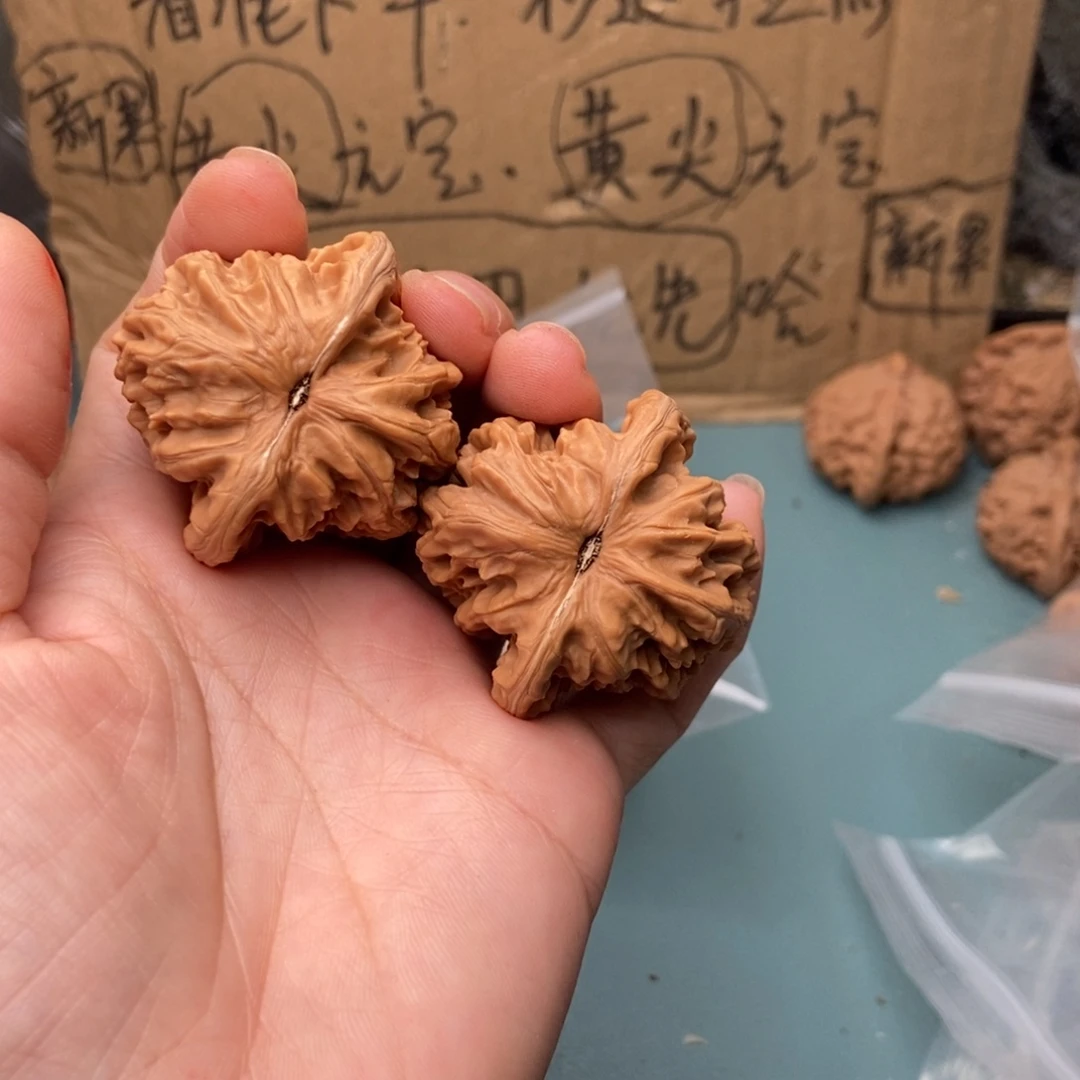 武***夫吊坠文玩核桃霞云岭94