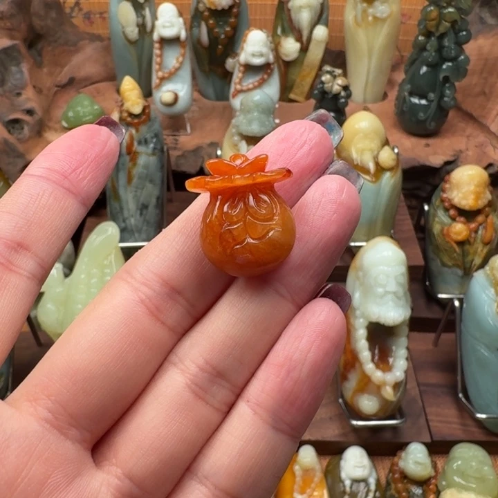 蛇纹石玉未镶嵌吊坠