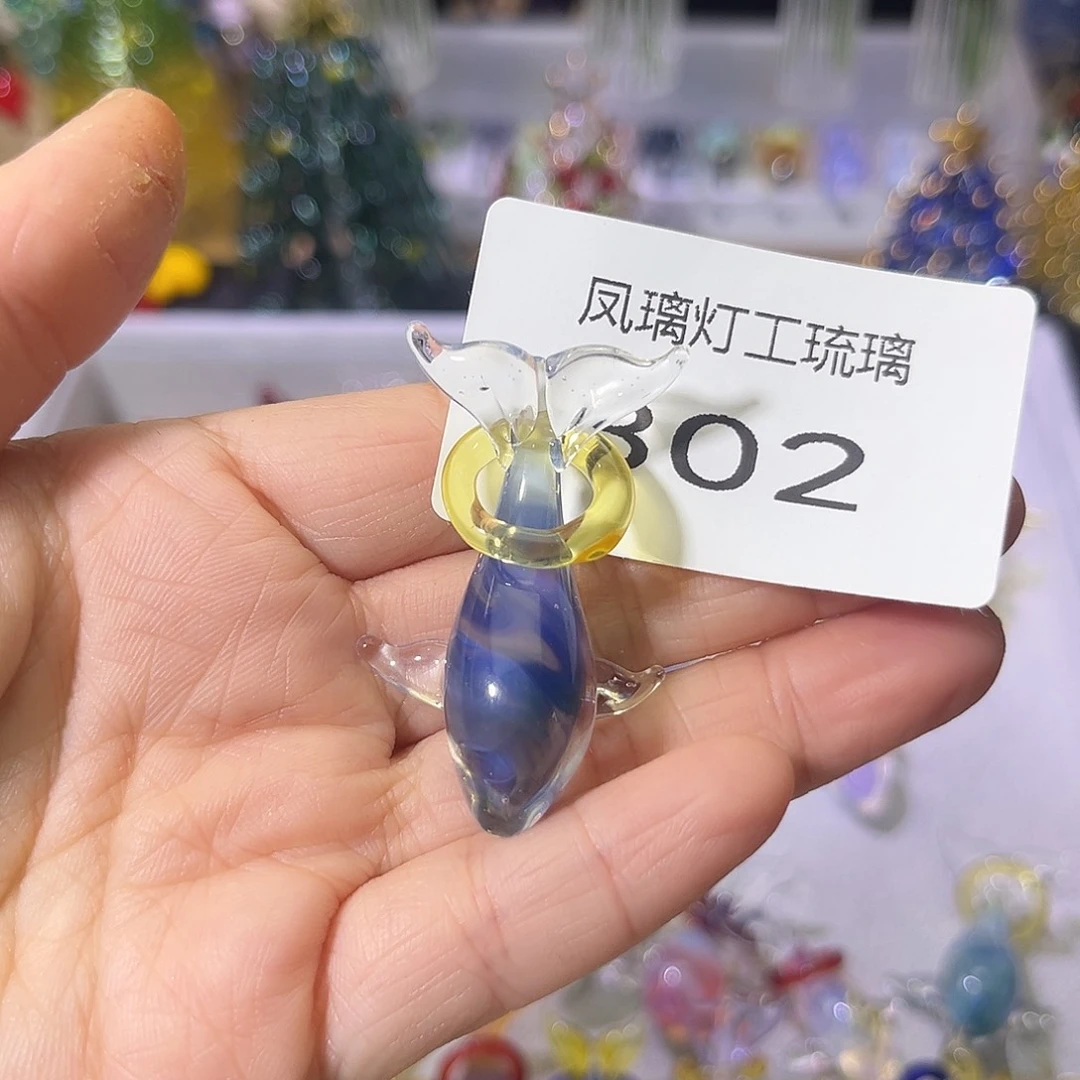 T***H颈饰玻璃302鲸鱼吊坠