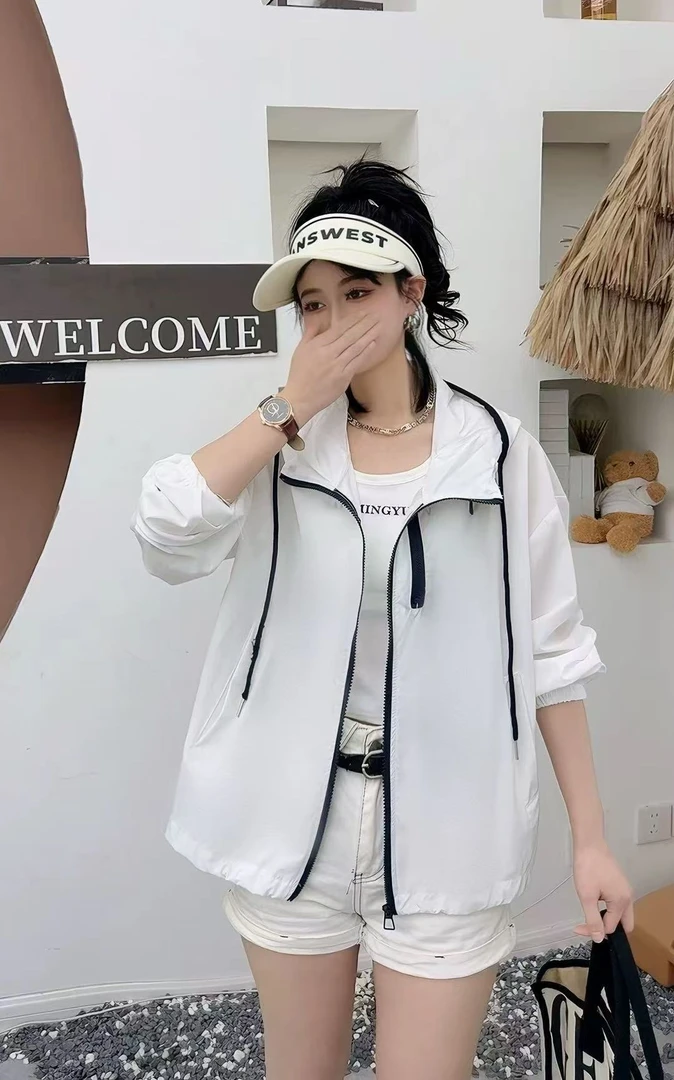 2861拉链防晒衫短外套风衣防晒女透气宽松型薄款休闲连帽运动短款