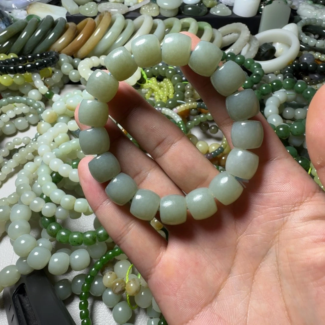 和田玉未镶嵌手串