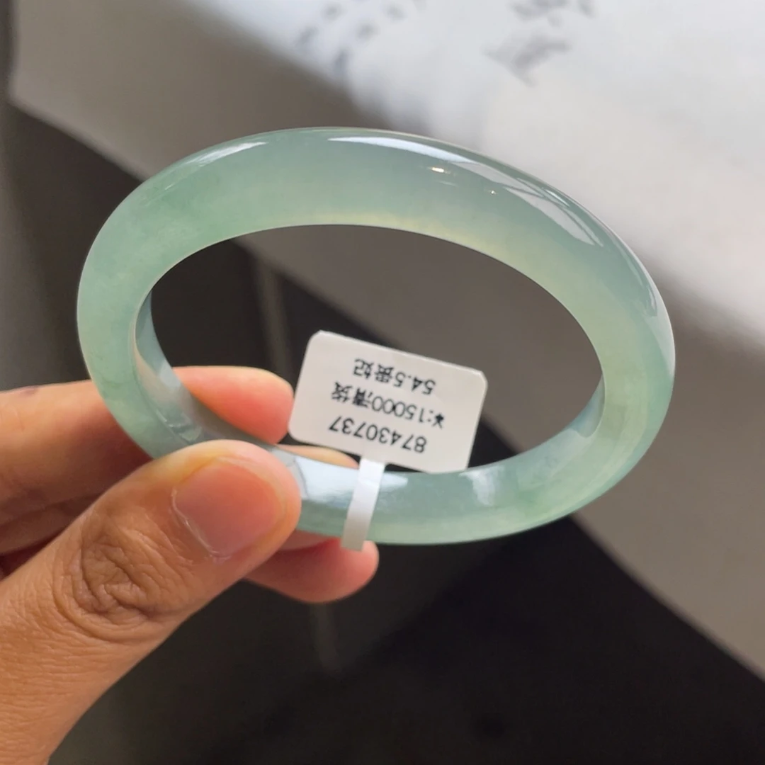 翡翠未镶嵌手镯回流/冰胶深湖水绿贵妃手镯（有纹漏）