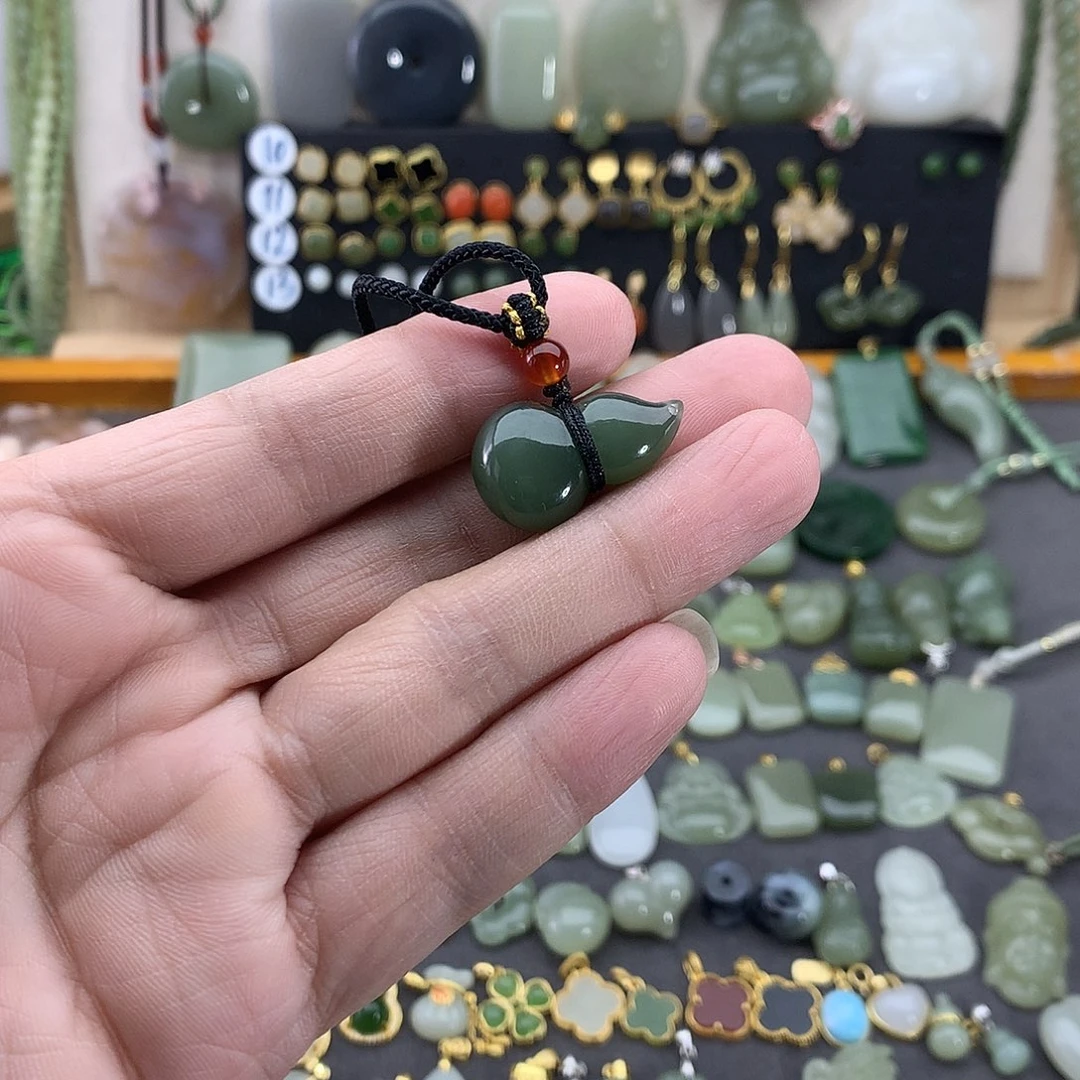 和田玉未镶嵌吊坠(不含链)