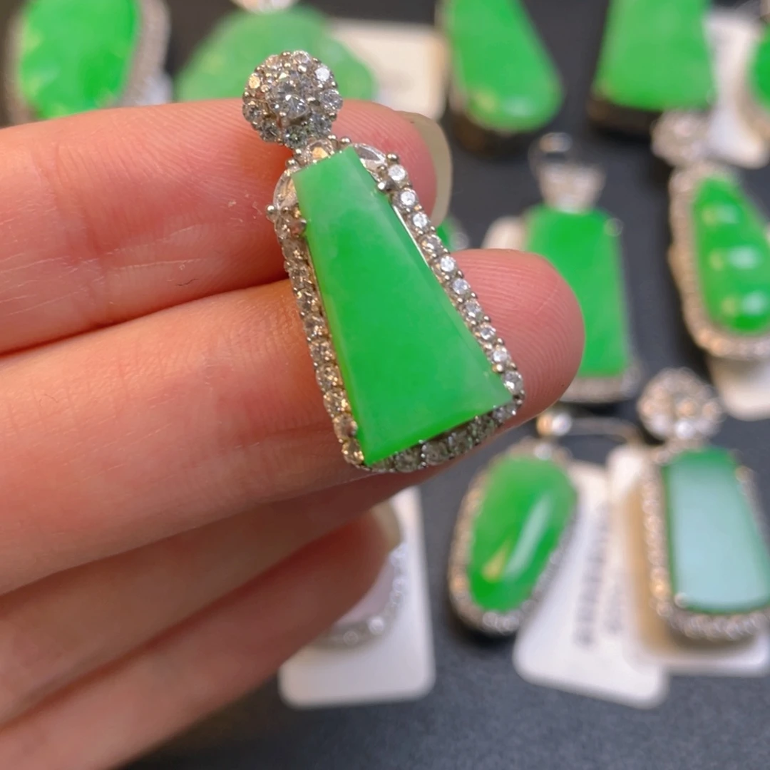 颈饰银S925镶嵌翡翠