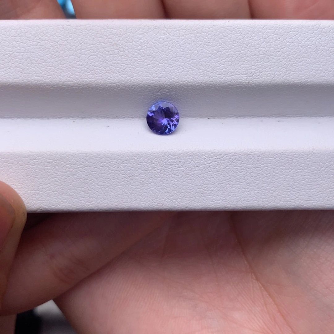 未镶嵌裸石坦桑石子*0.82ct