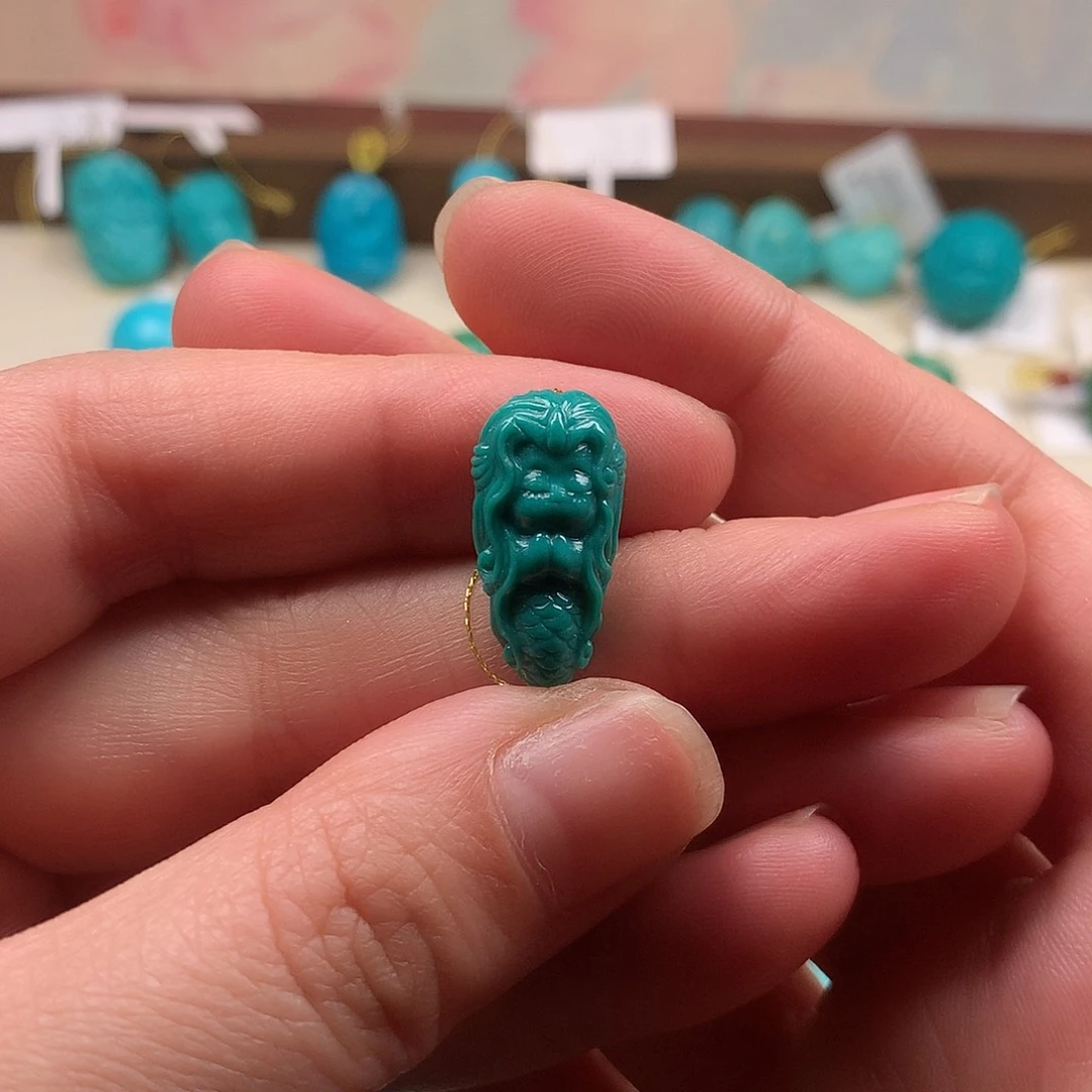 绿松石未镶嵌珠宝奇石