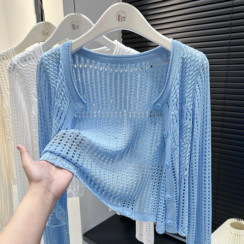 2025秋季新款时尚感镂空长袖针织开衫裙子外搭蓝色圆领披肩外套女