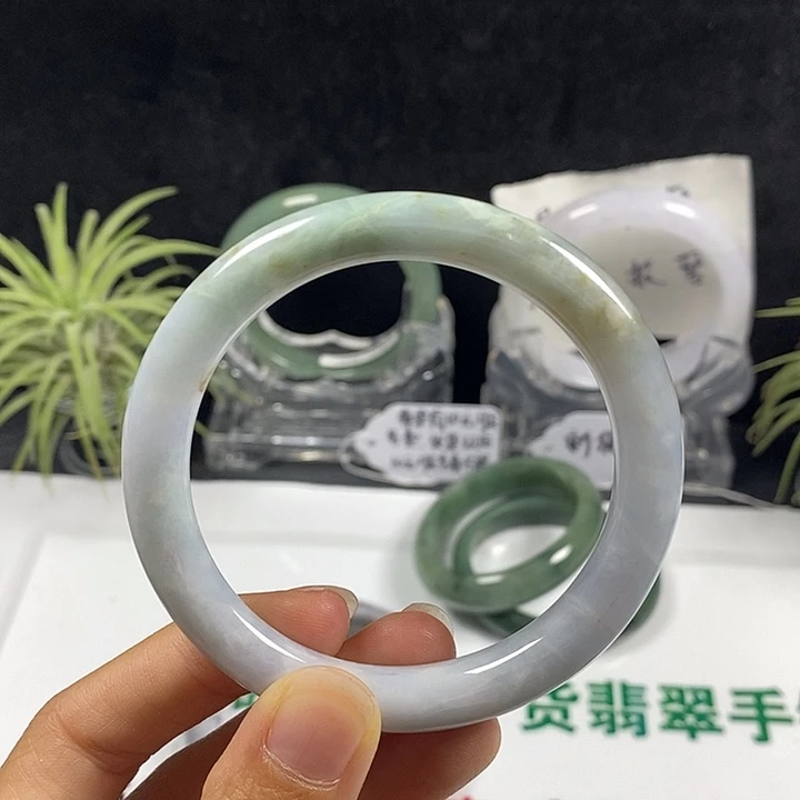 未镶嵌手镯翡翠104号。 56圈