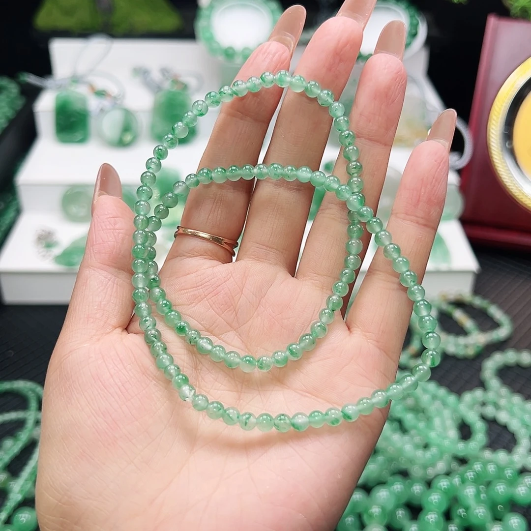 石英质玉（非洲翠）未镶嵌颈饰