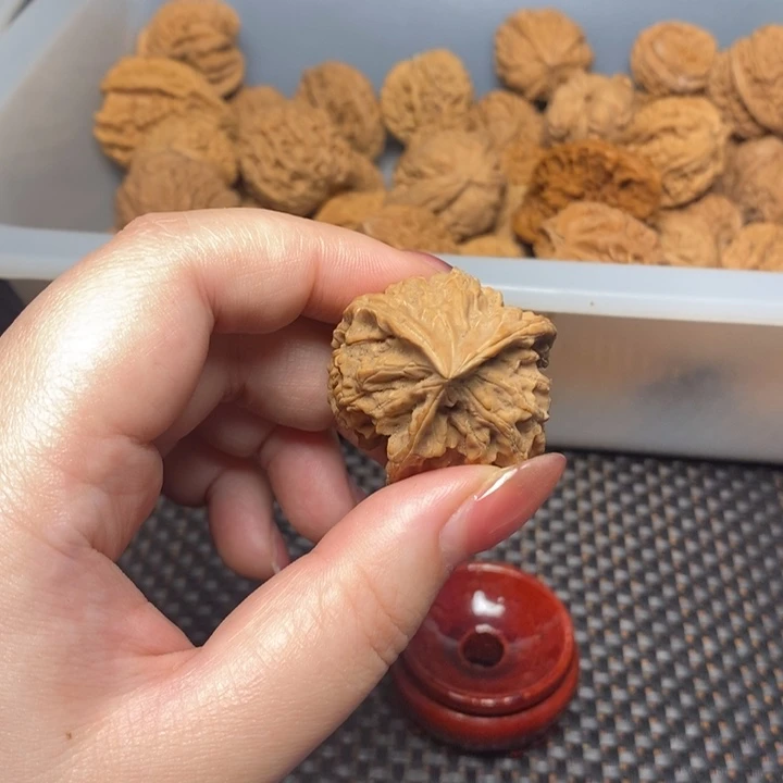雨***杉吊坠文玩核桃文玩核桃异形单只