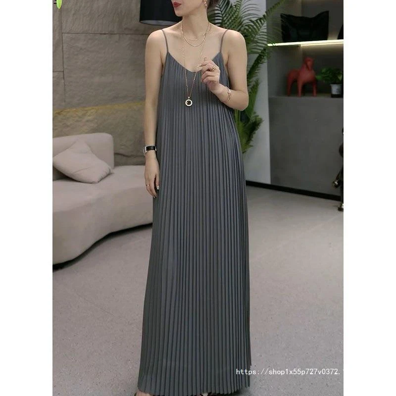 大码内搭法式设计百褶吊带裙2025压褶夏季新款气质名媛后妈裙纯色