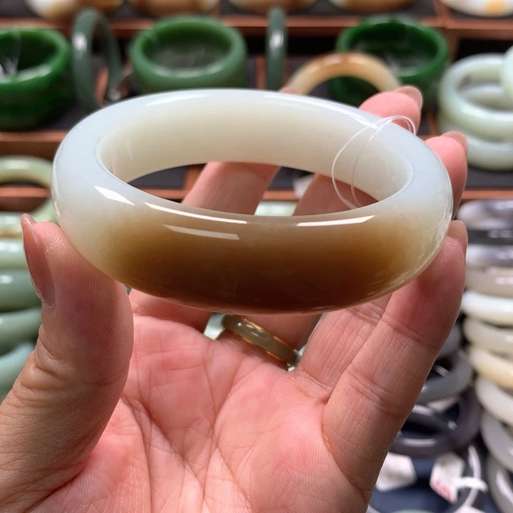【闪购商品】未镶嵌手镯和田玉