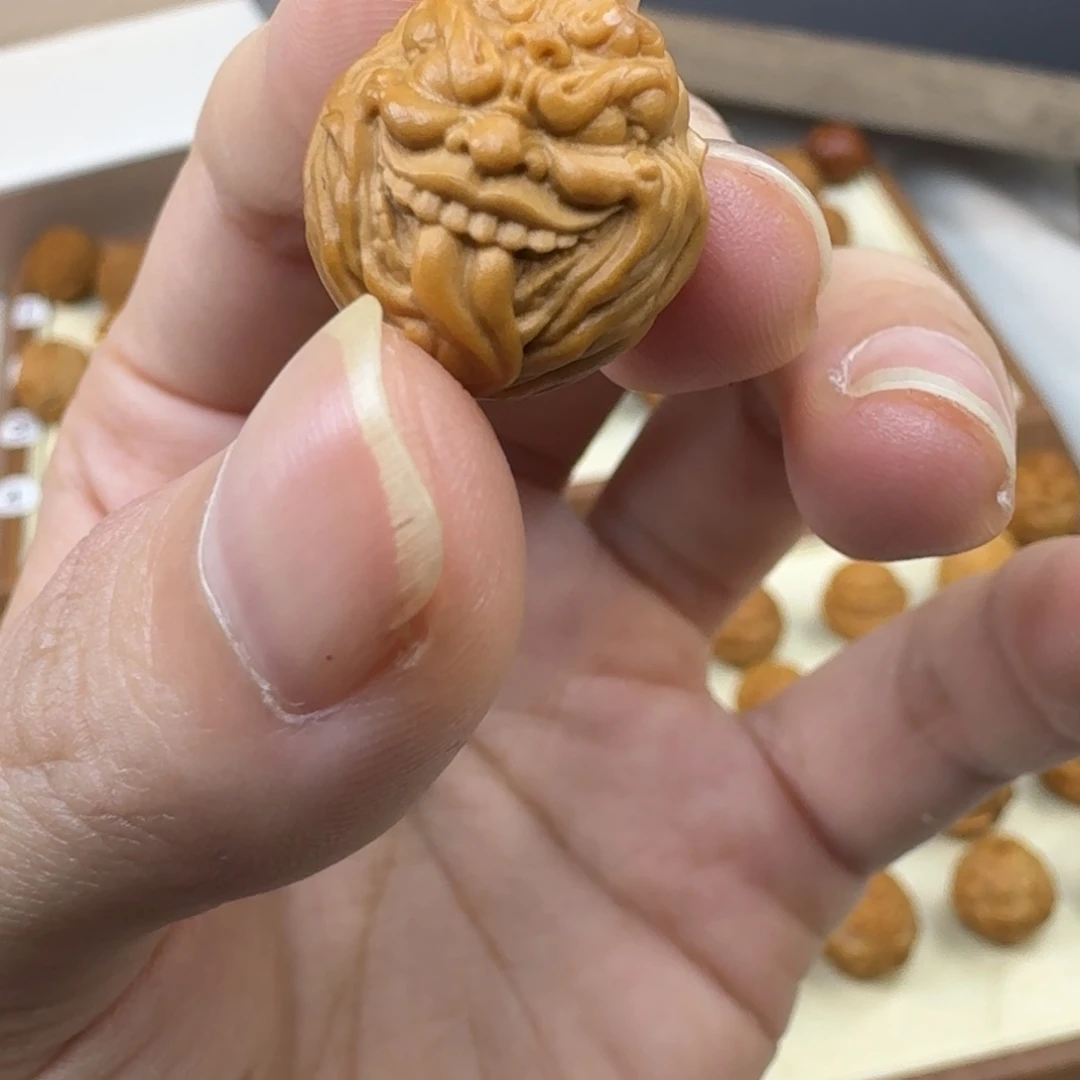 吊坠猴头核桃舔僧 素