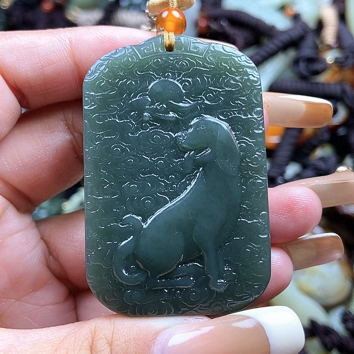 和田玉颈饰未镶嵌双面