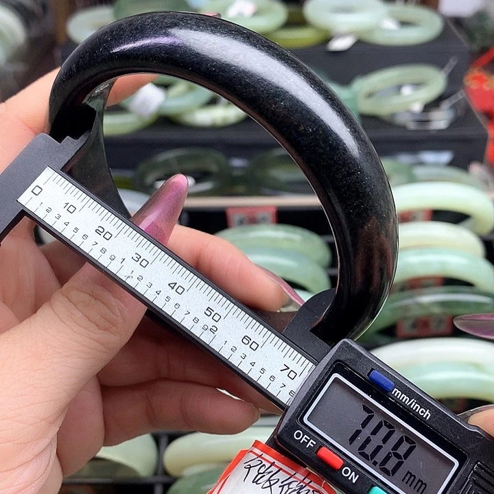 蛇纹石玉手镯未镶嵌620