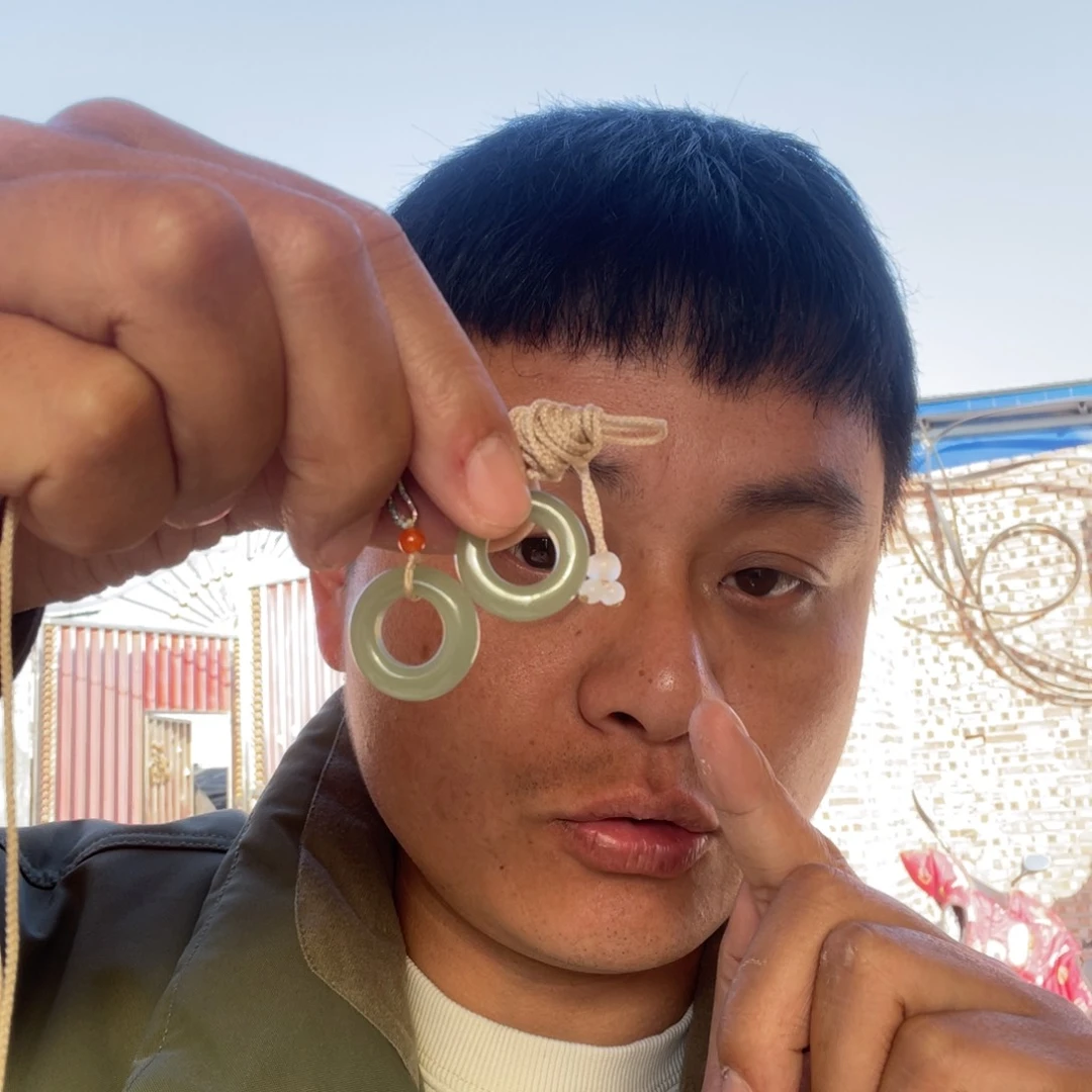 和田玉颈饰未镶嵌晴水甜甜圈