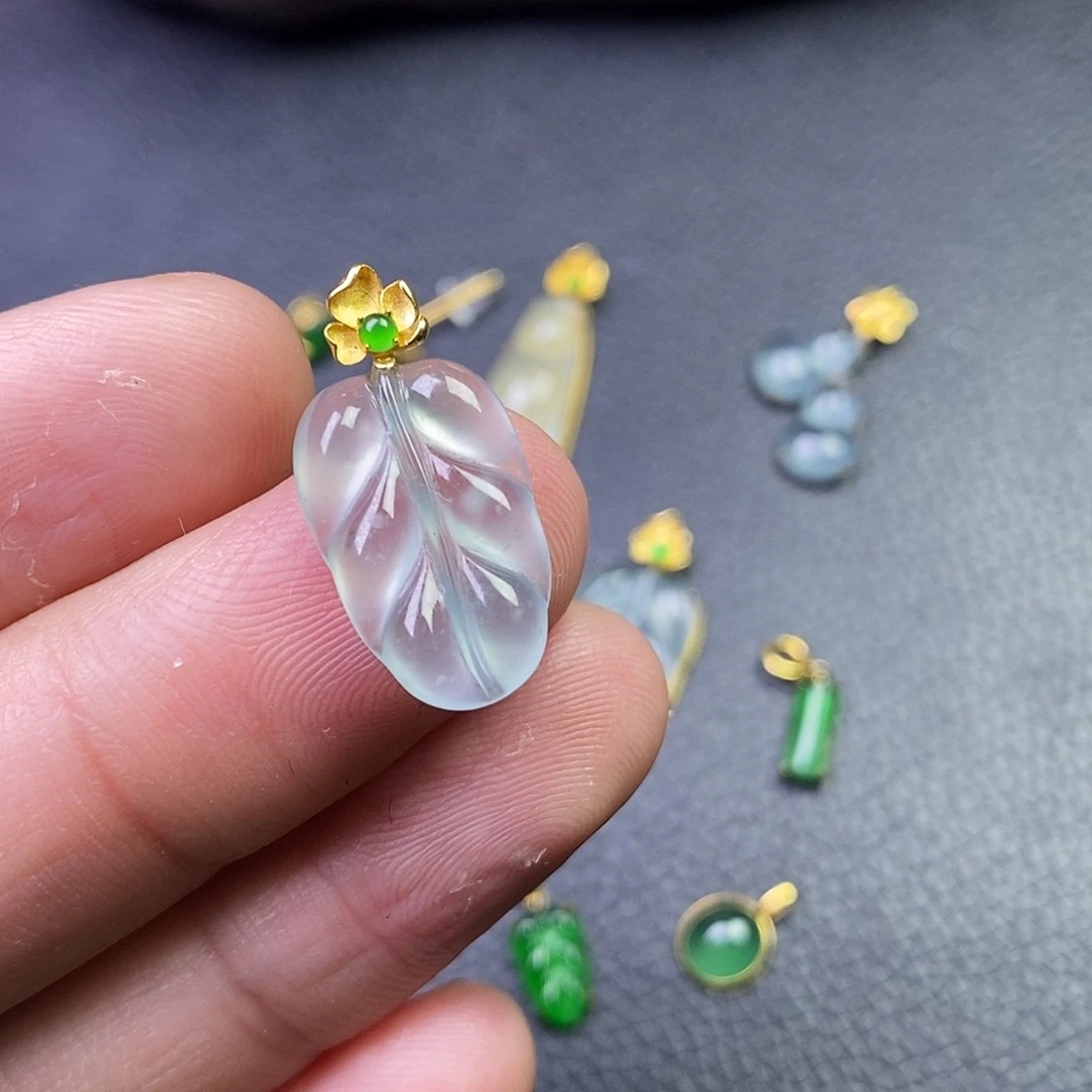 吊坠(不含链)18K金镶嵌翡翠