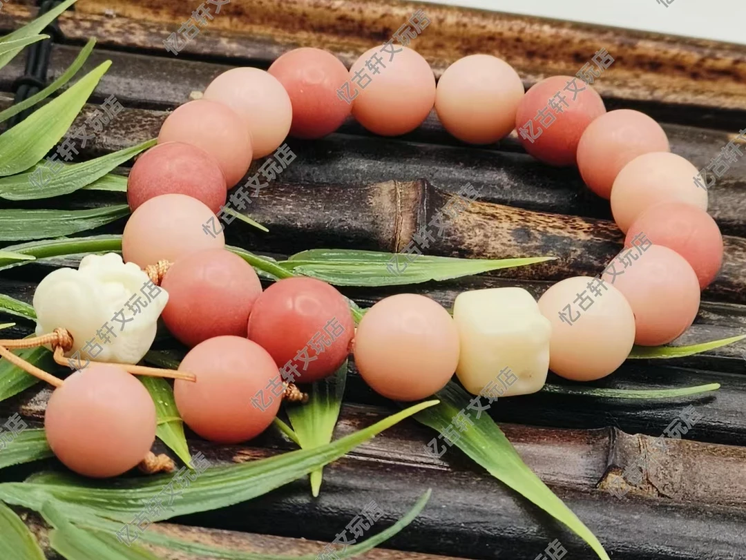 渐变色高油高密菩提醒狮手串。