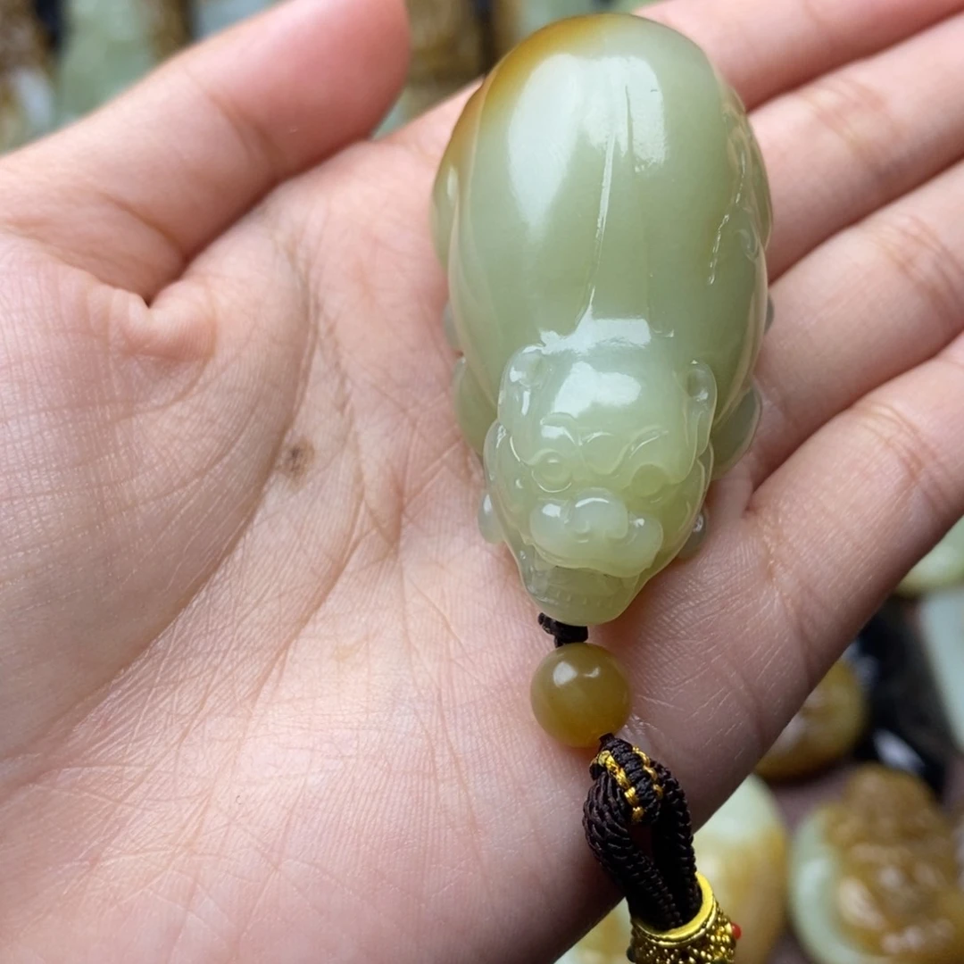 项链未镶嵌和田玉（糖玉）而**年