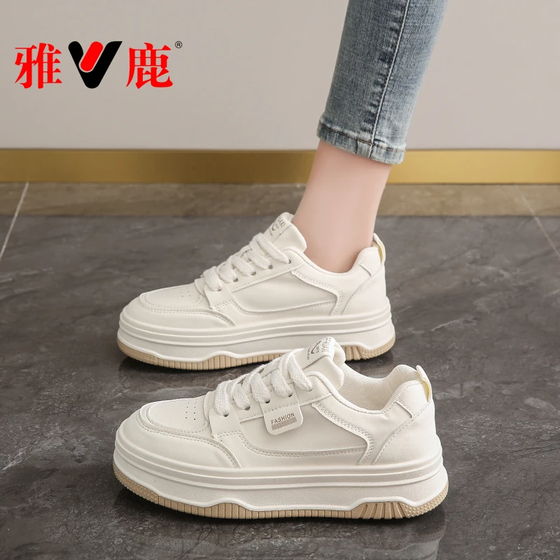 雅鹿小白鞋女2025新款春季高级感透气舒适轻便防滑厚底运动板鞋女