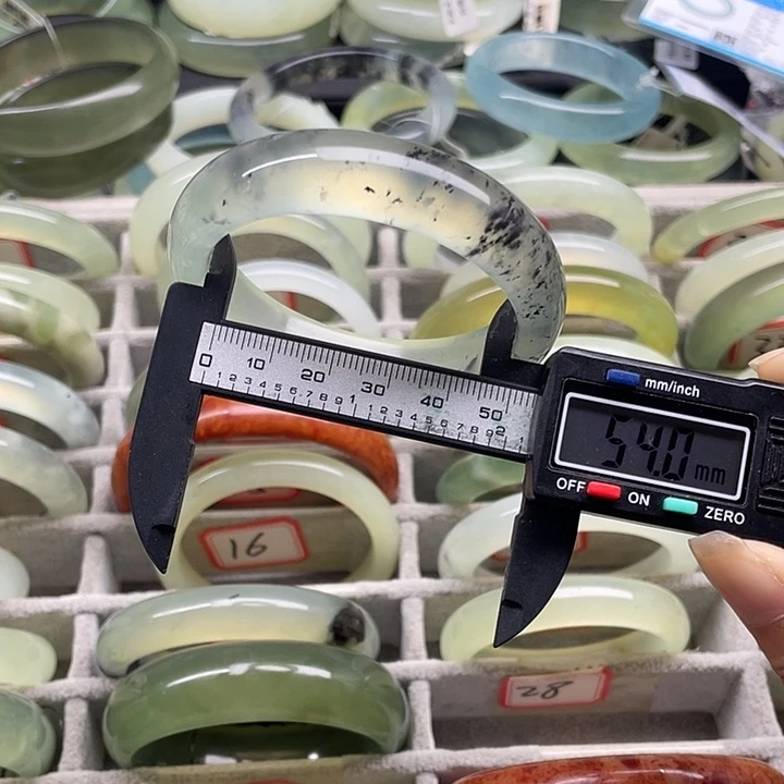 蛇纹石玉未镶嵌手镯28