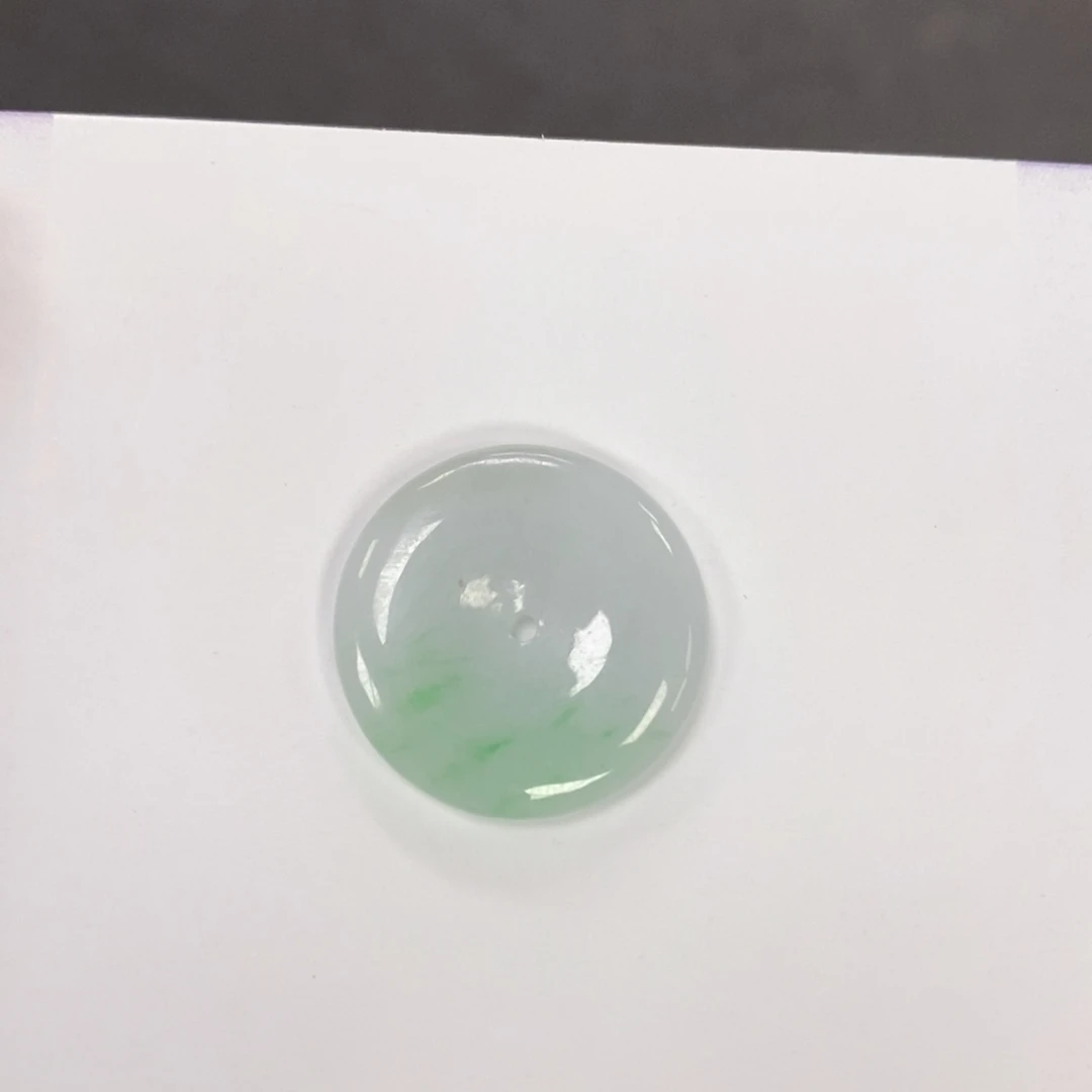 翡翠颈饰未镶嵌平安扣