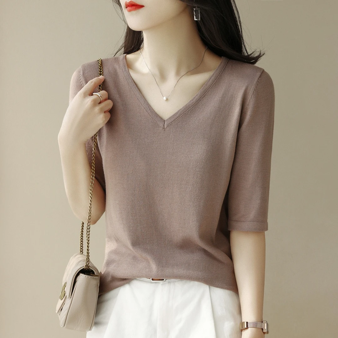 2025年时尚女装v领黑色新款套头针织衫五分袖打底中袖气质上衣