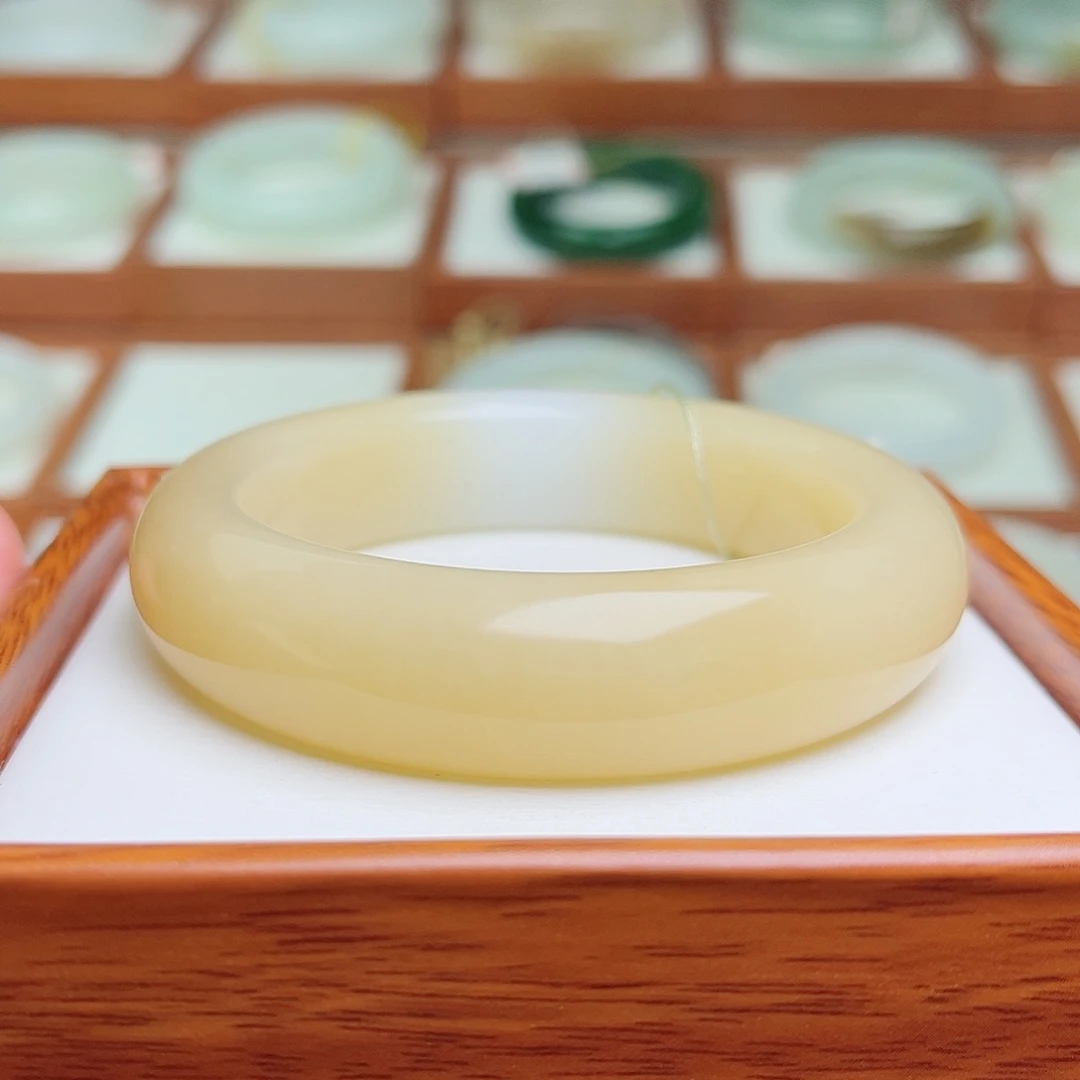 未镶嵌手镯和田玉56