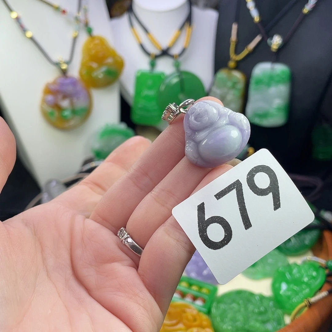 翡翠未镶嵌吊坠(赠链)