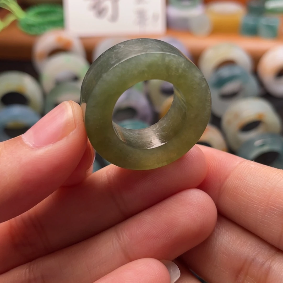 未镶嵌定制翡翠  冰茶绿