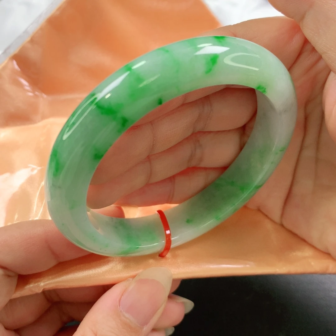 翡翠未镶嵌手镯03