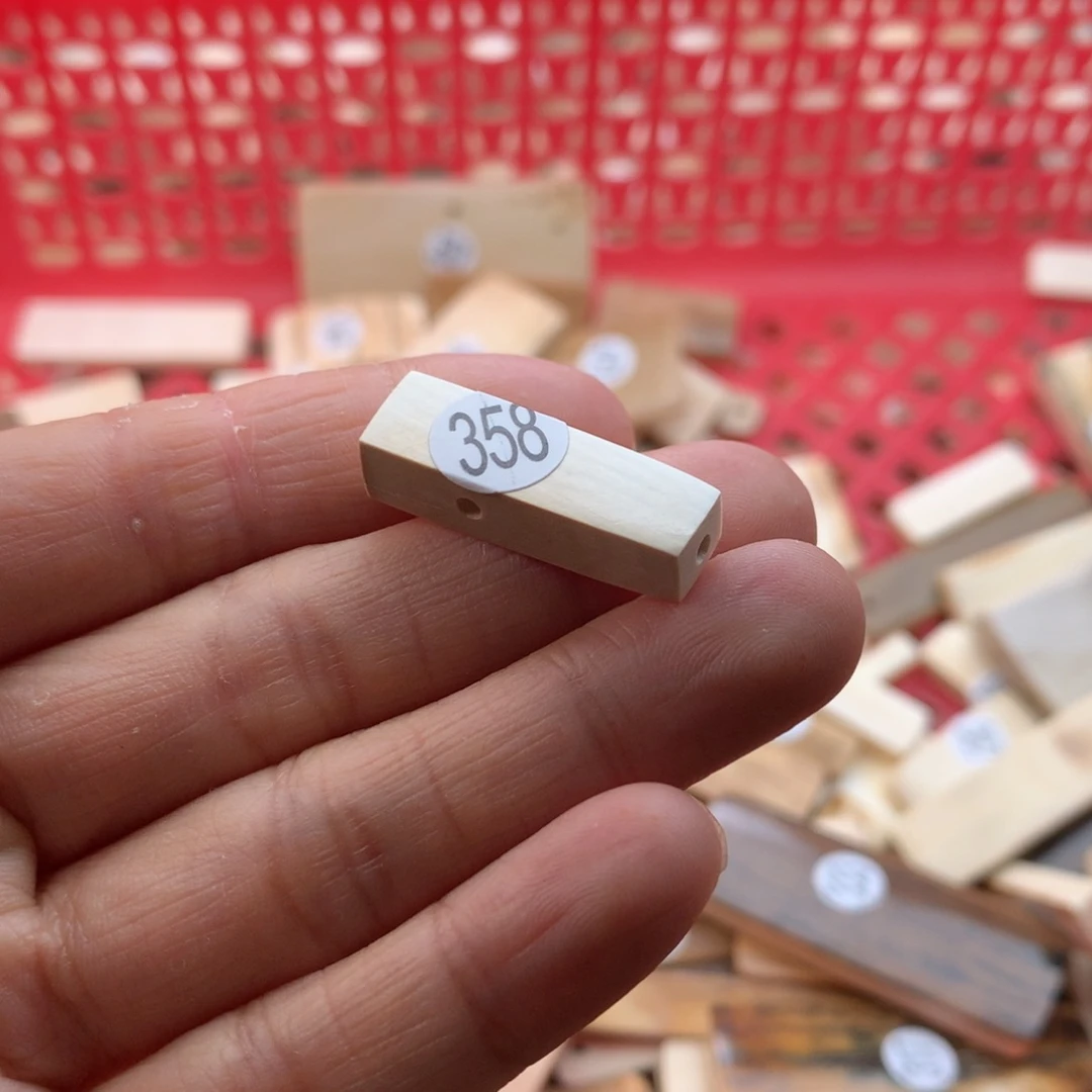 泥塑不打孔联系客服