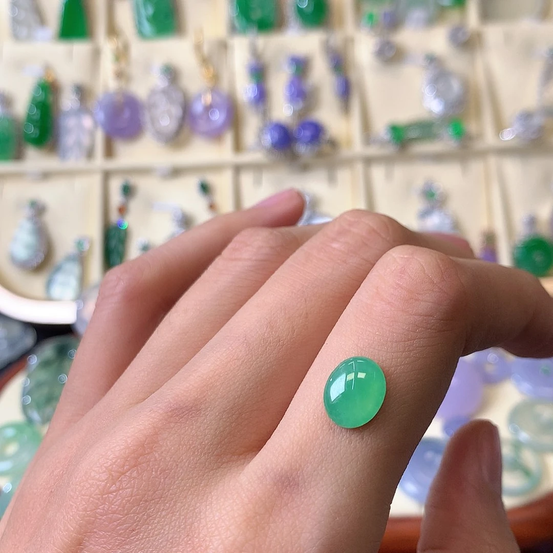 翡翠颈饰未镶嵌裸石