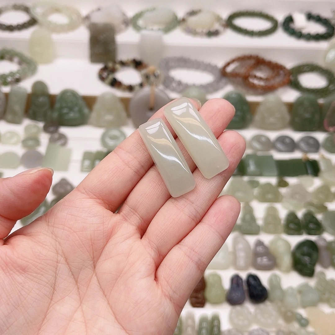 和田玉吊坠未镶嵌小*豆