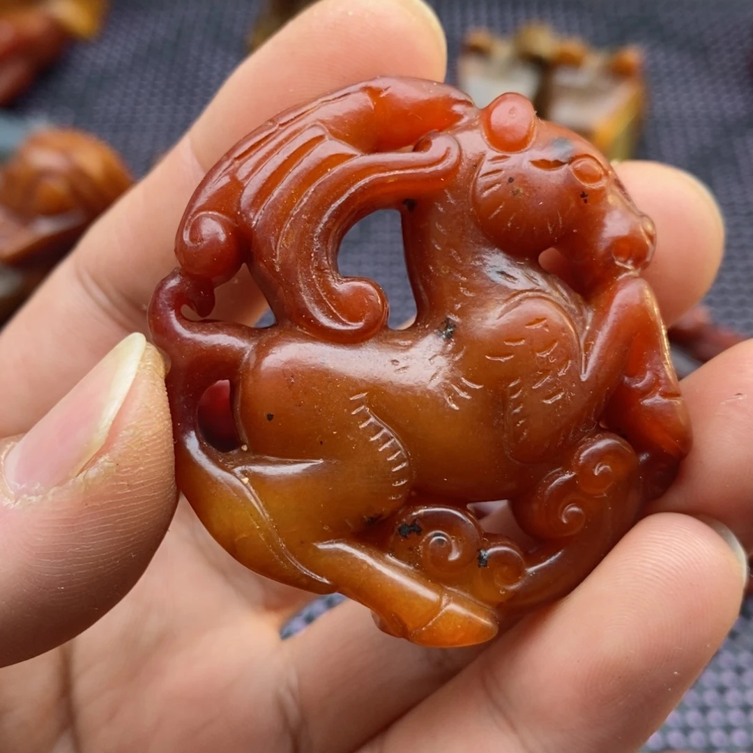 蛇纹石玉颈饰未镶嵌