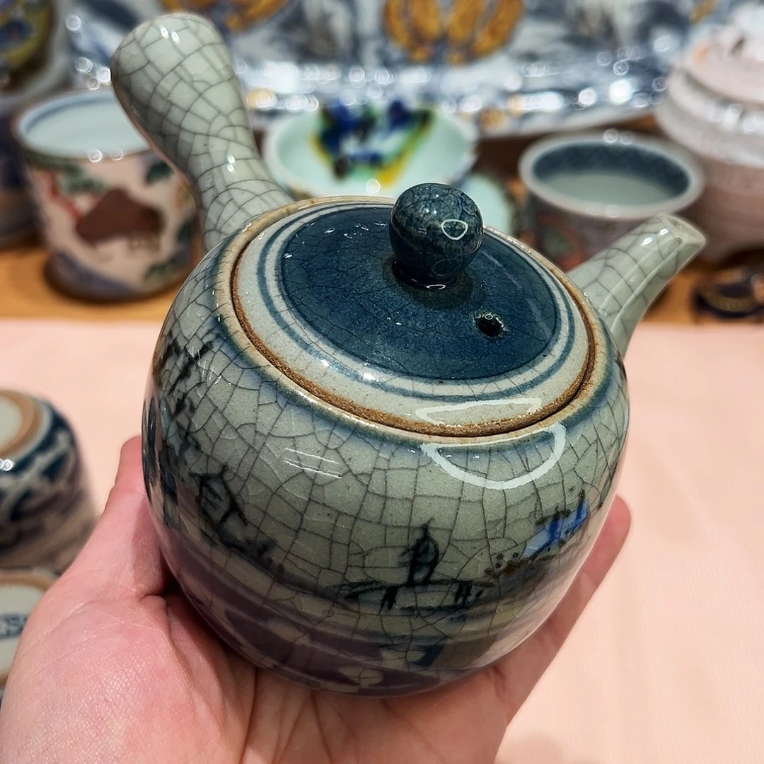 咖啡杯和茶杯是我们学校一