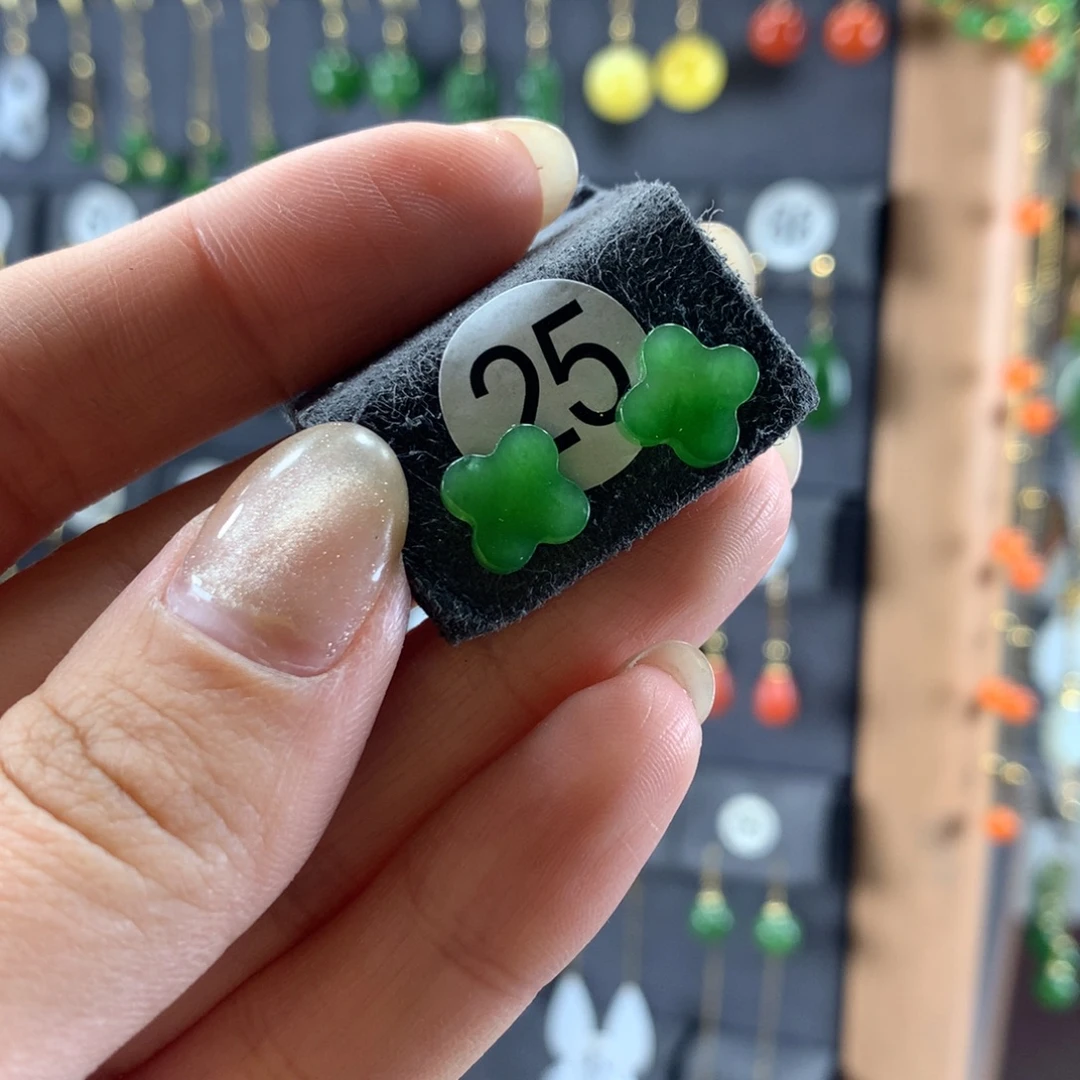 和田玉18K金镶嵌耳饰