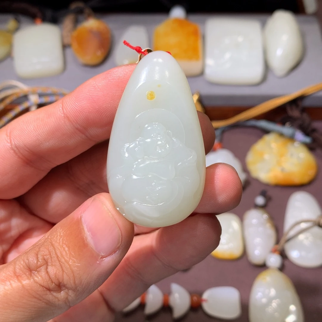 真***料和田玉未镶嵌颈饰