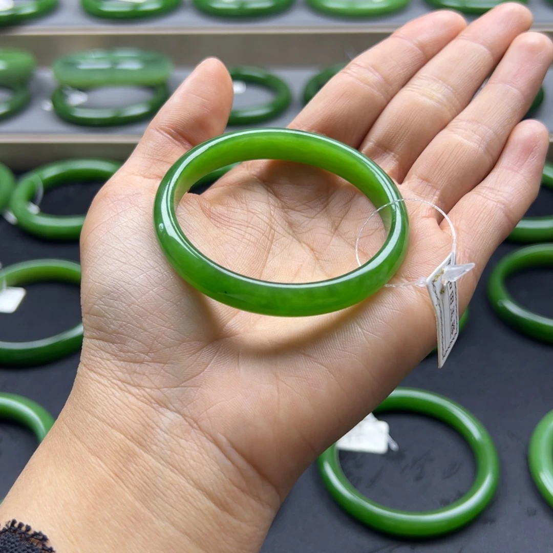 和田玉（碧玉）未镶嵌手镯